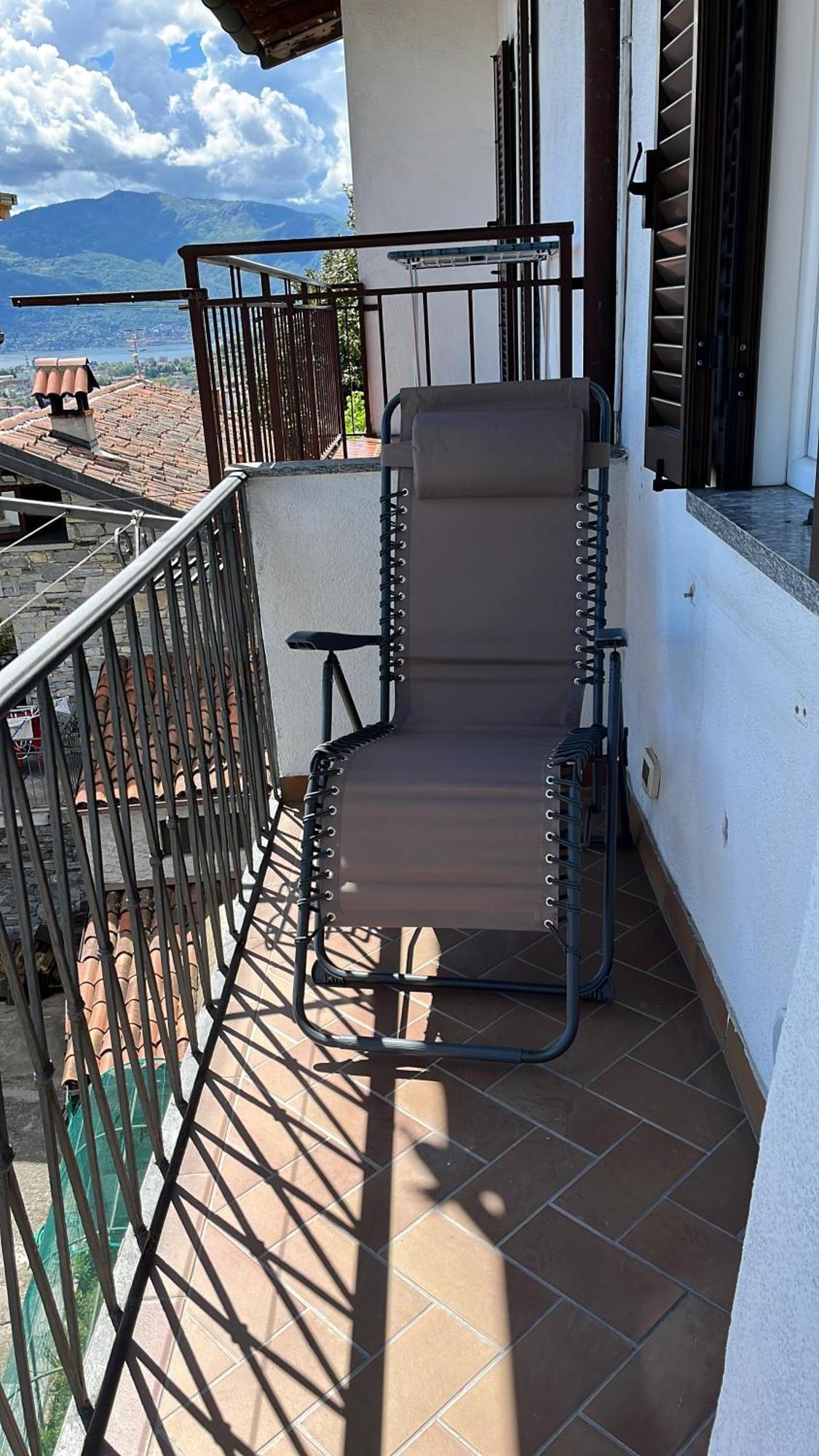 Overlooking Lago Maggiore Verbania Esterno foto
